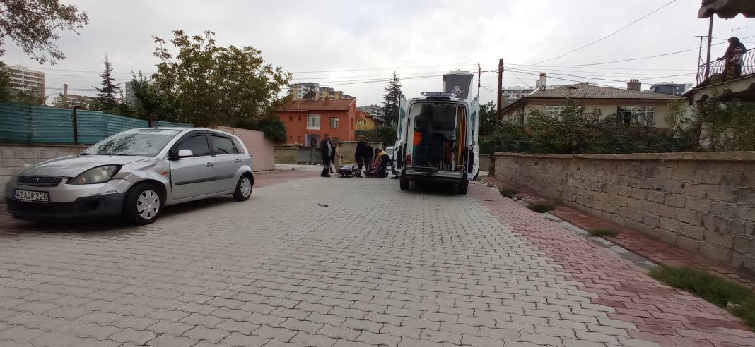 Konya’da otomobille çarpışan motokurye yaralandı 1